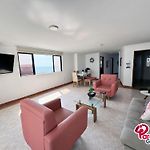 Amplio Apartamento Para Grupos Cerca Al Mar Por Parceros Group