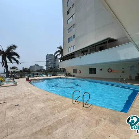 Amplio Grupos Cerca Al Mar Por Parceros Group