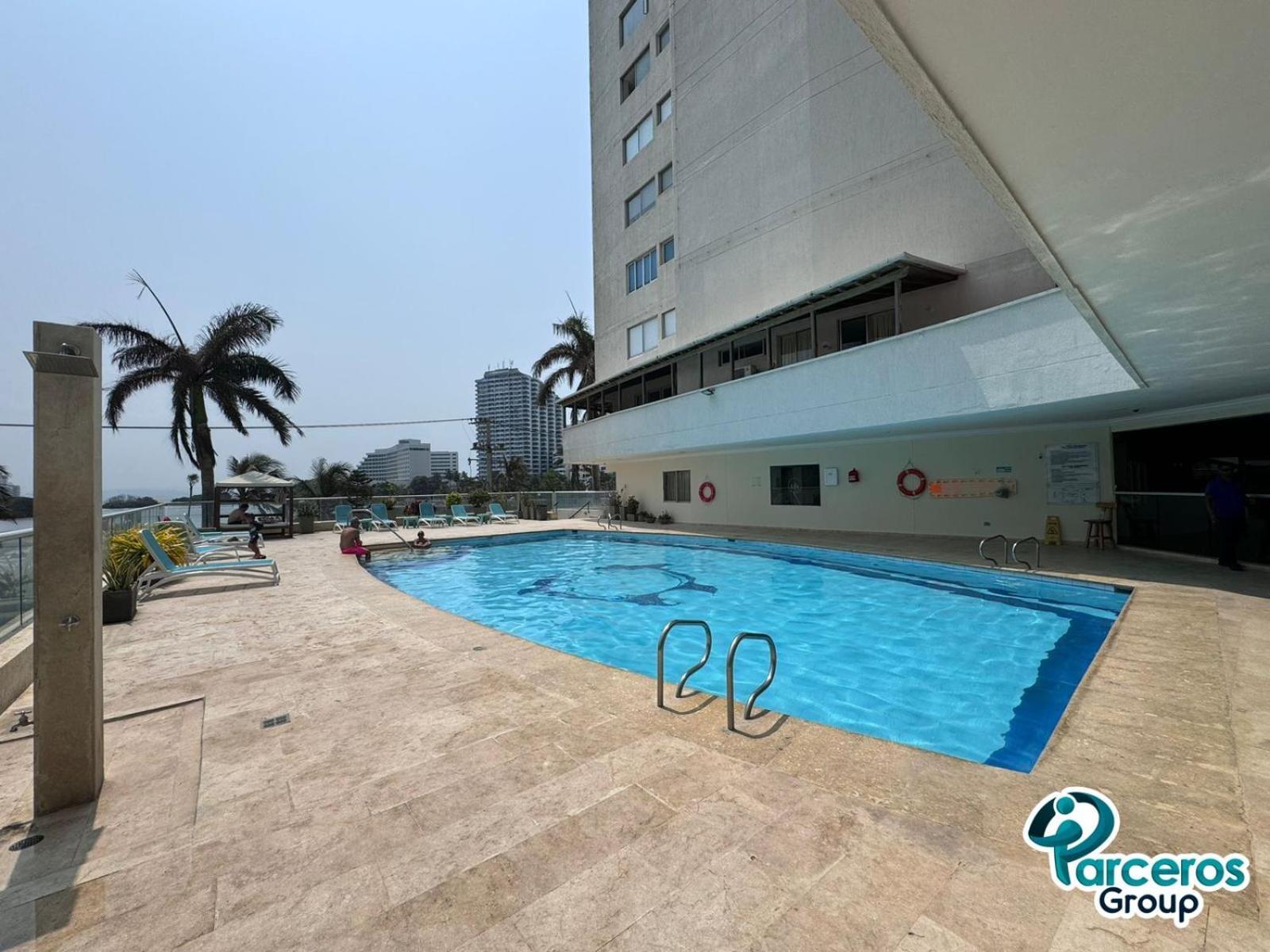 Amplio Grupos Cerca Al Mar Por Parceros Group